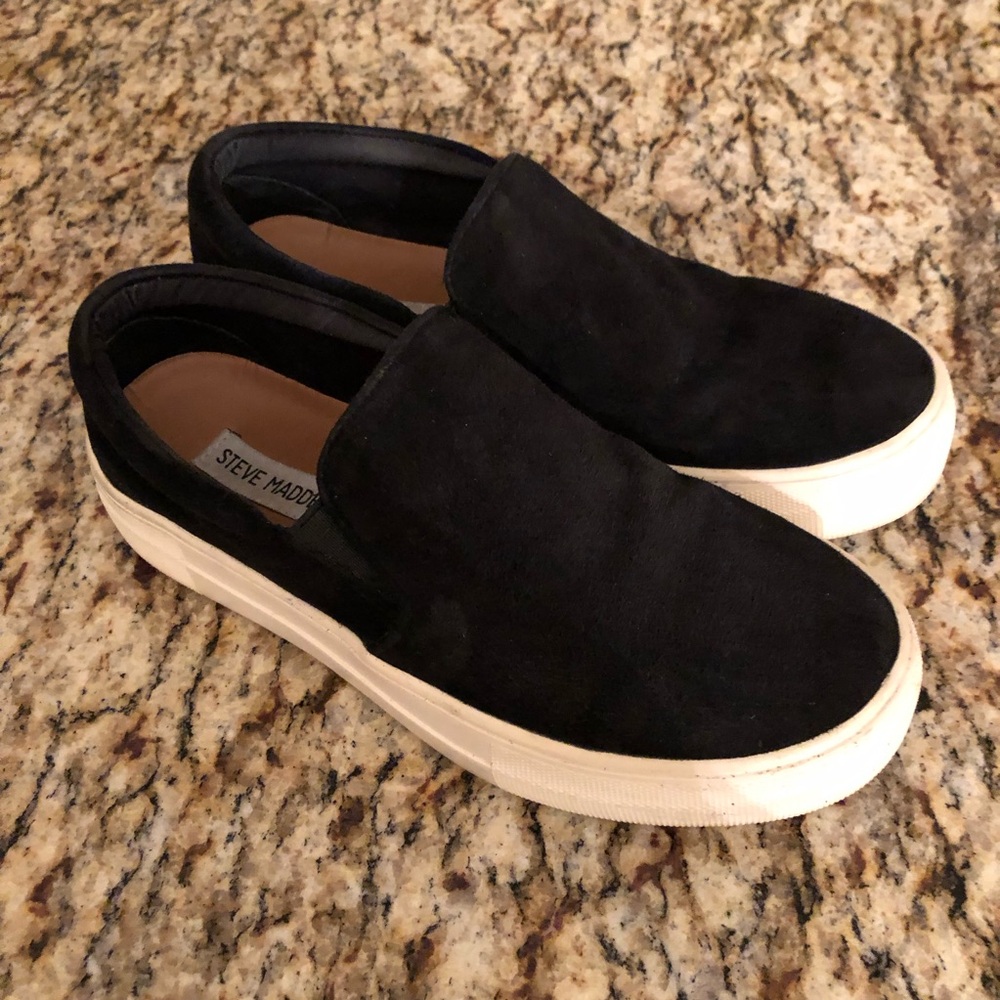 Steve Madden Gills ▪️Black▪️Suede Slip-On Sneakers - Size 6️⃣ - Picture 5 of 7
